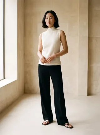 Example of a minimal outfit saved to a calendar